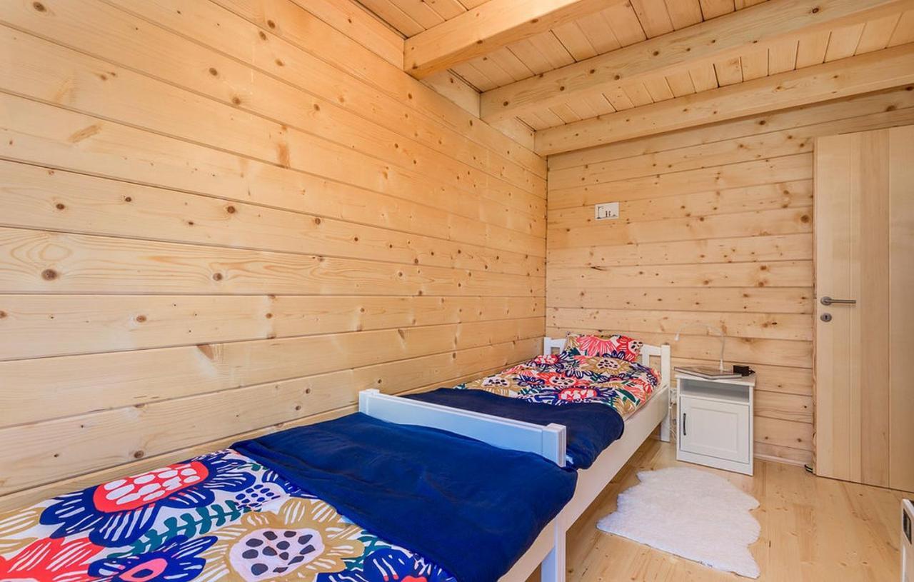 V'S Place - Wooden House With Heated Pool And Outdoor Sauna Otocac Ngoại thất bức ảnh