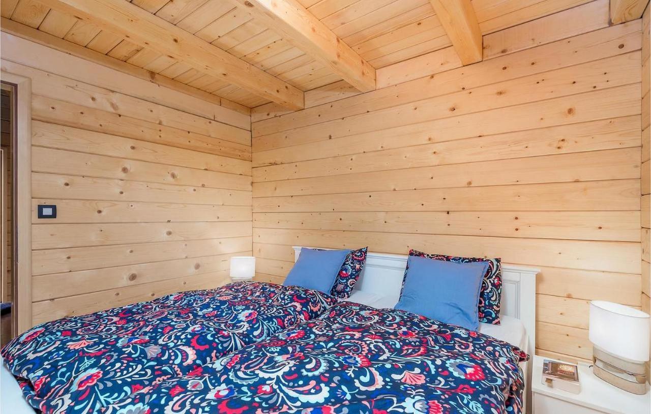 V'S Place - Wooden House With Heated Pool And Outdoor Sauna Otocac Ngoại thất bức ảnh