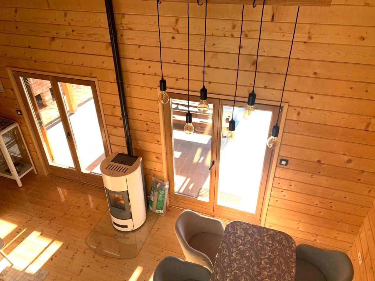 V'S Place - Wooden House With Heated Pool And Outdoor Sauna Otocac Ngoại thất bức ảnh